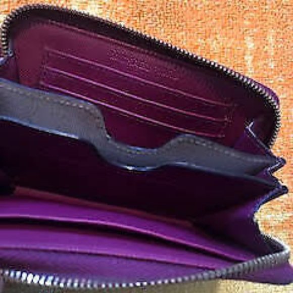 Michael Kors iPhone Wristlet - Picture 6 of 6